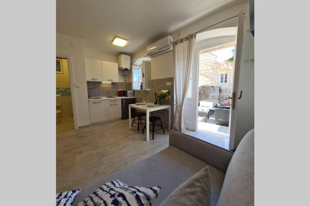 Studio Apartment Marella Вис Екстериор снимка