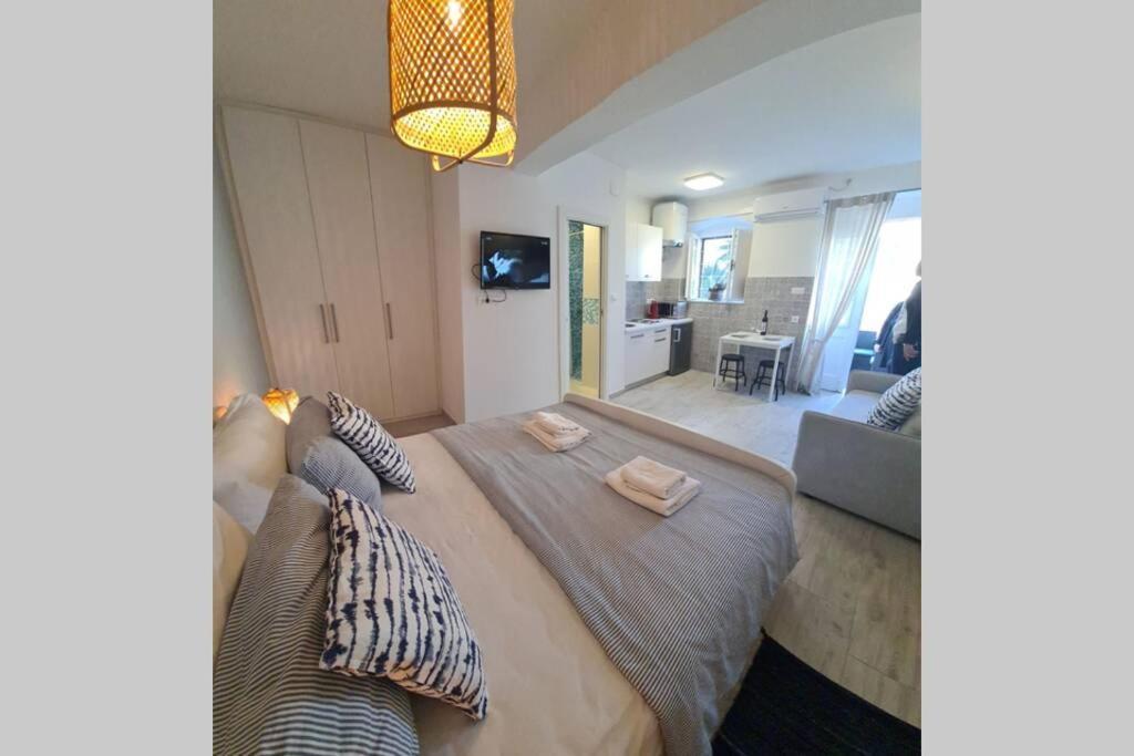 Studio Apartment Marella Вис Екстериор снимка