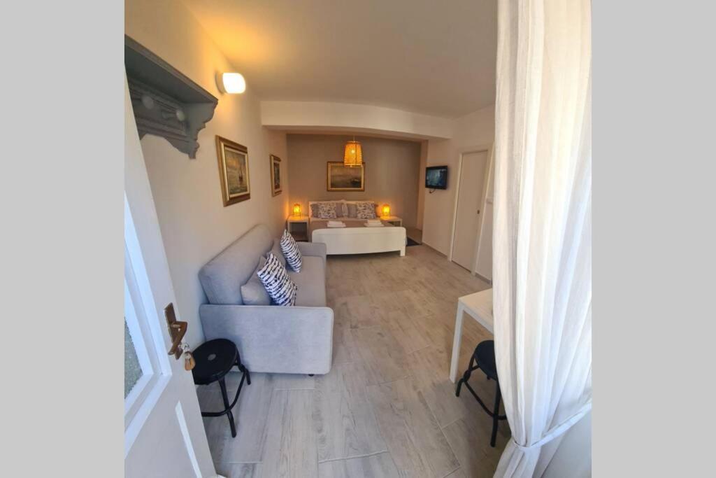 Studio Apartment Marella Вис Екстериор снимка