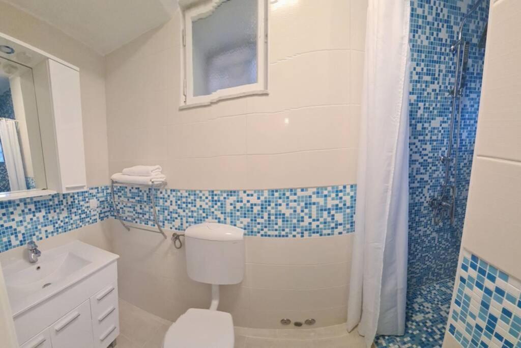 Studio Apartment Marella Вис Екстериор снимка